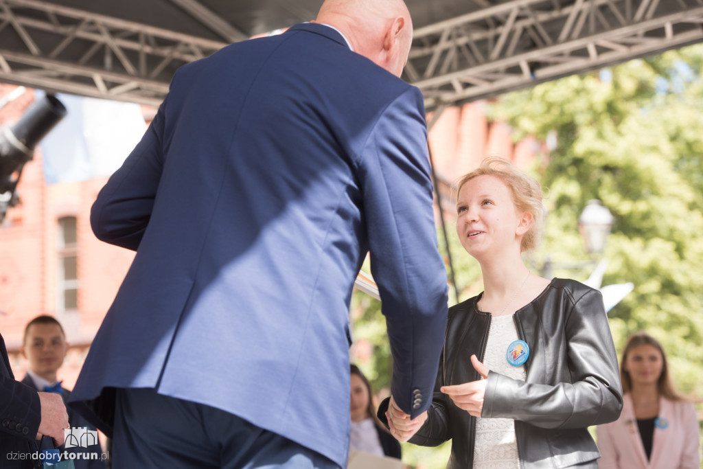 Najlepsi odebrali świadectwa