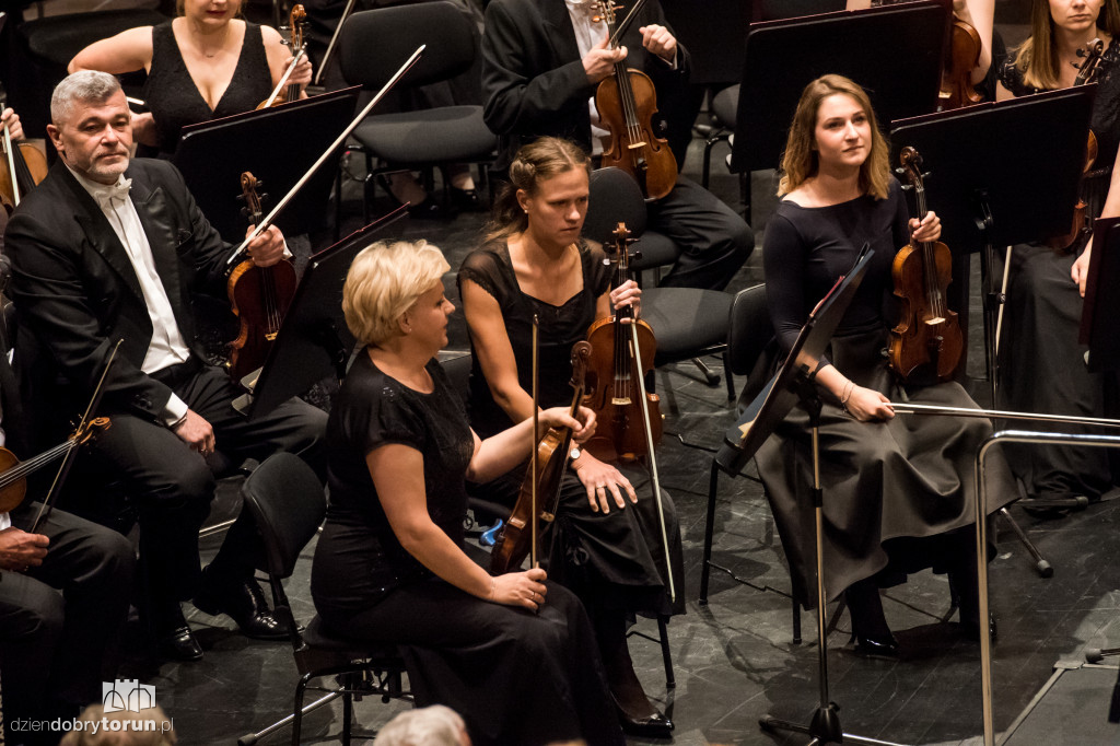 Dwie orkiestry na jednej scenie