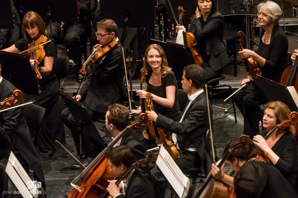 Dwie orkiestry na jednej scenie