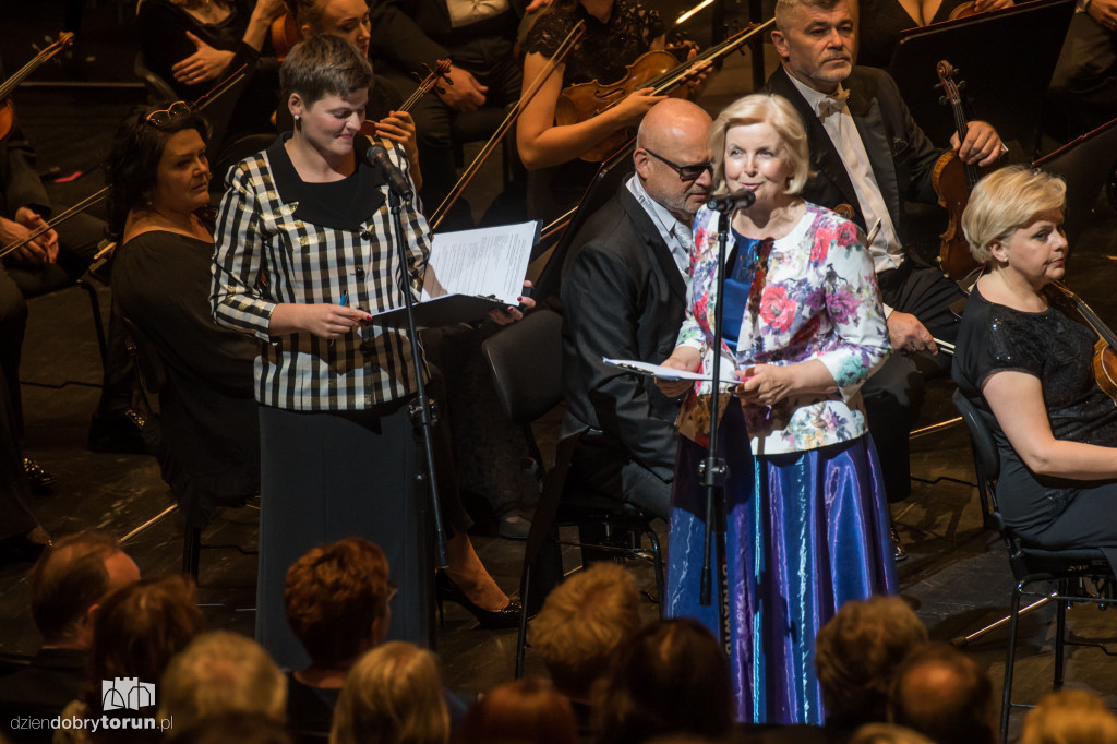 Dwie orkiestry na jednej scenie