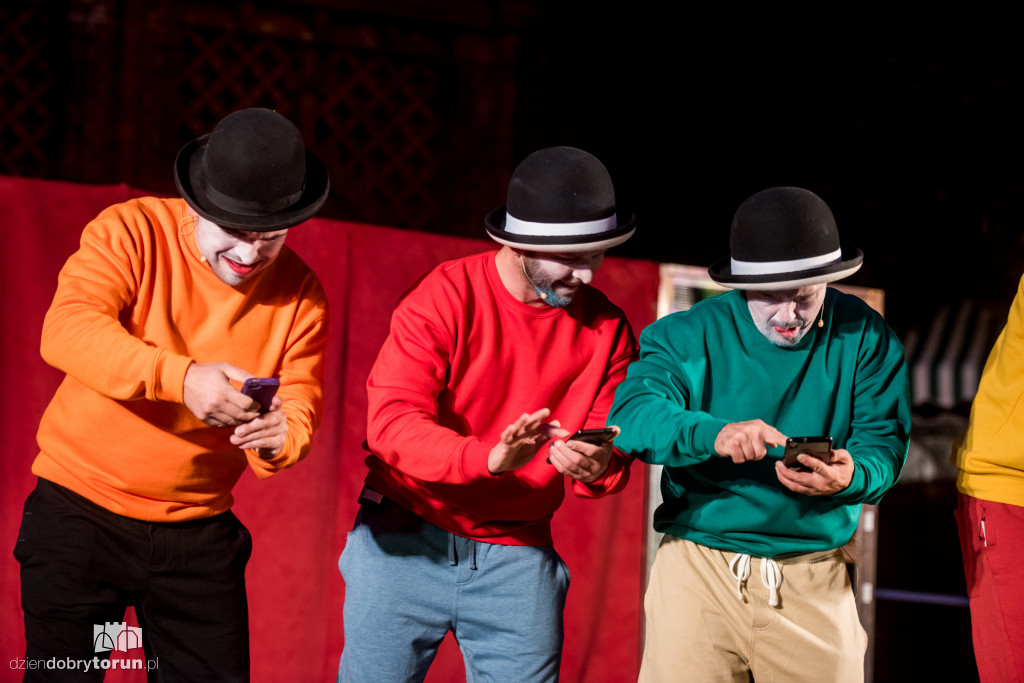 Telephone love party otwiera festiwal