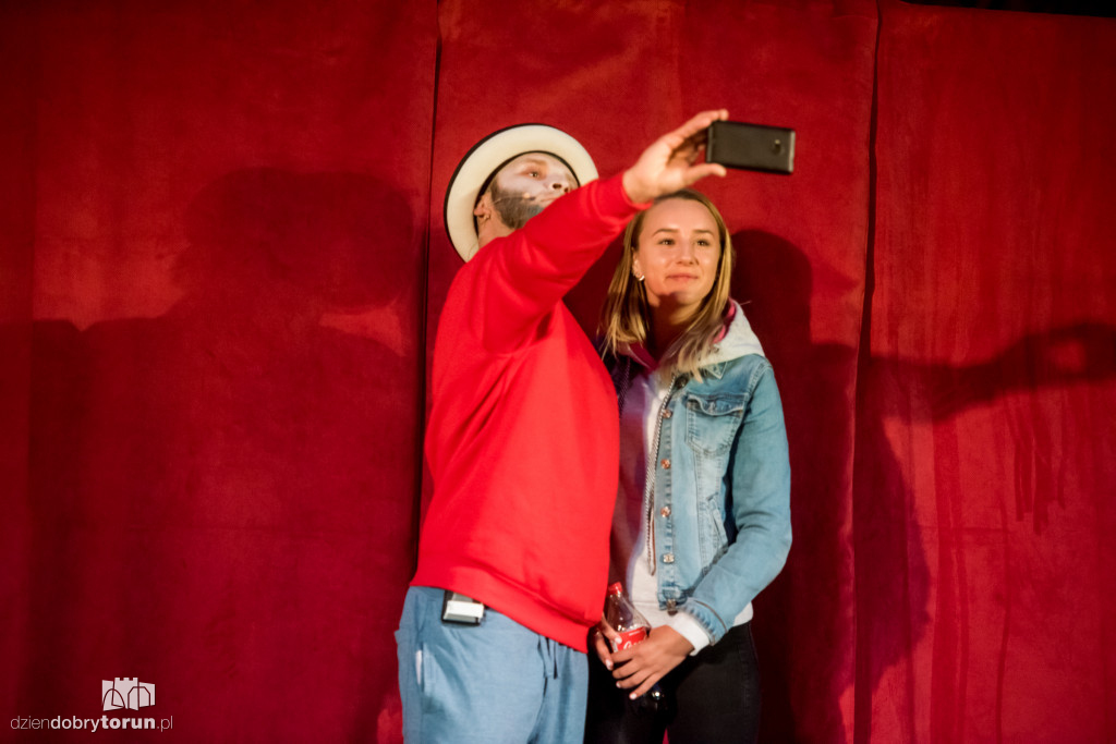 Telephone love party otwiera festiwal