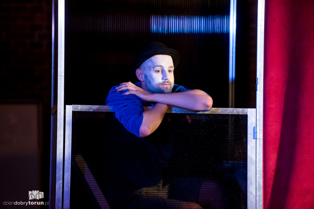 Telephone love party otwiera festiwal