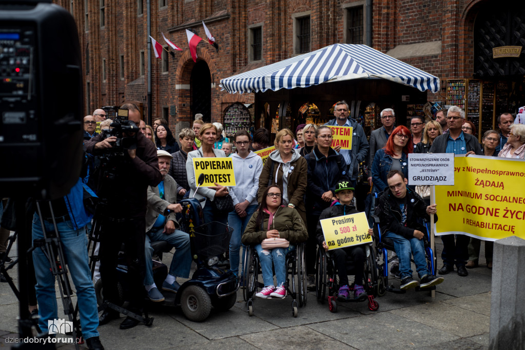 Niepełnosprawni protestowali w Toruniu