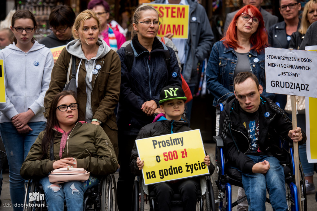 Niepełnosprawni protestowali w Toruniu