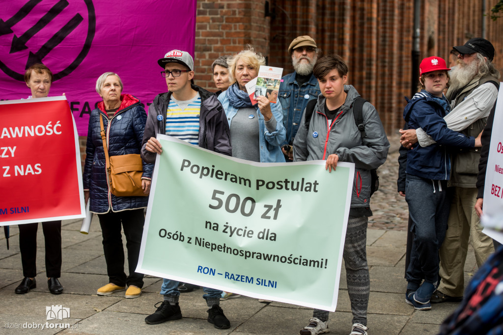 Niepełnosprawni protestowali w Toruniu