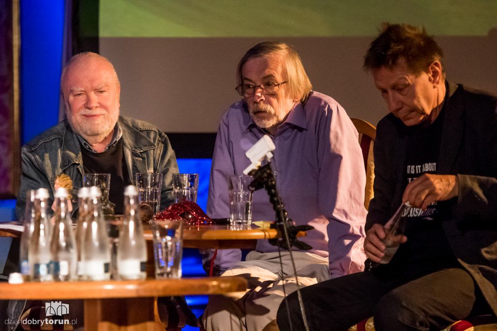 Oko nigdy nie śpi - festiwal we Dworze