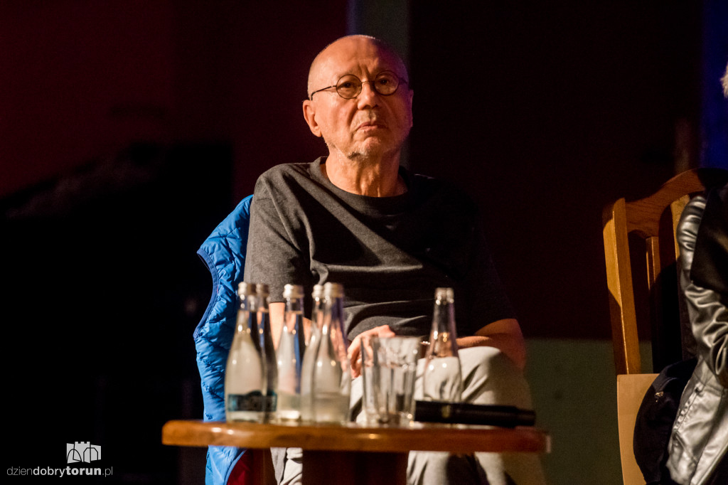 Oko nigdy nie śpi - festiwal we Dworze