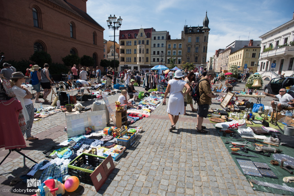 Sobotni Pchli Targ na Rynku Nowomiejskim