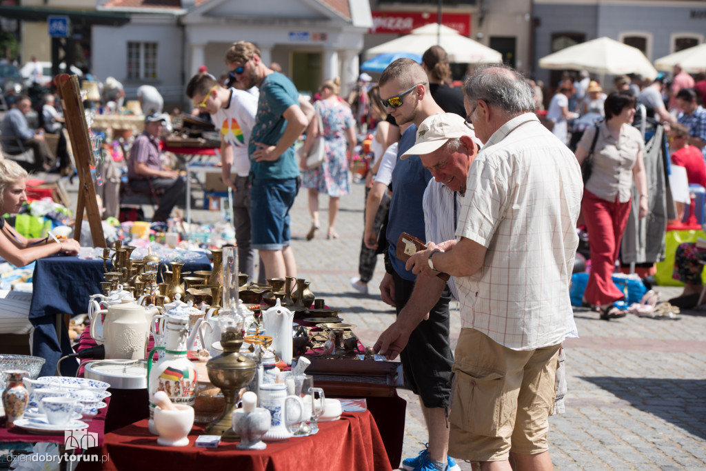 Sobotni Pchli Targ na Rynku Nowomiejskim
