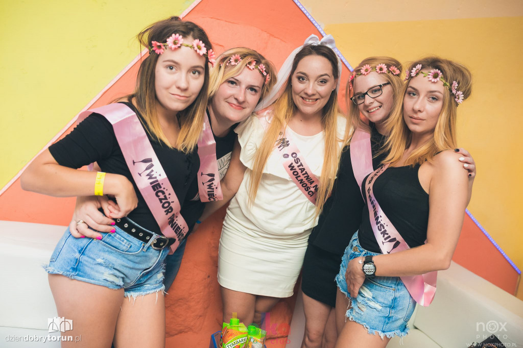 Przepiękne kobiety w Bajka Disco Club