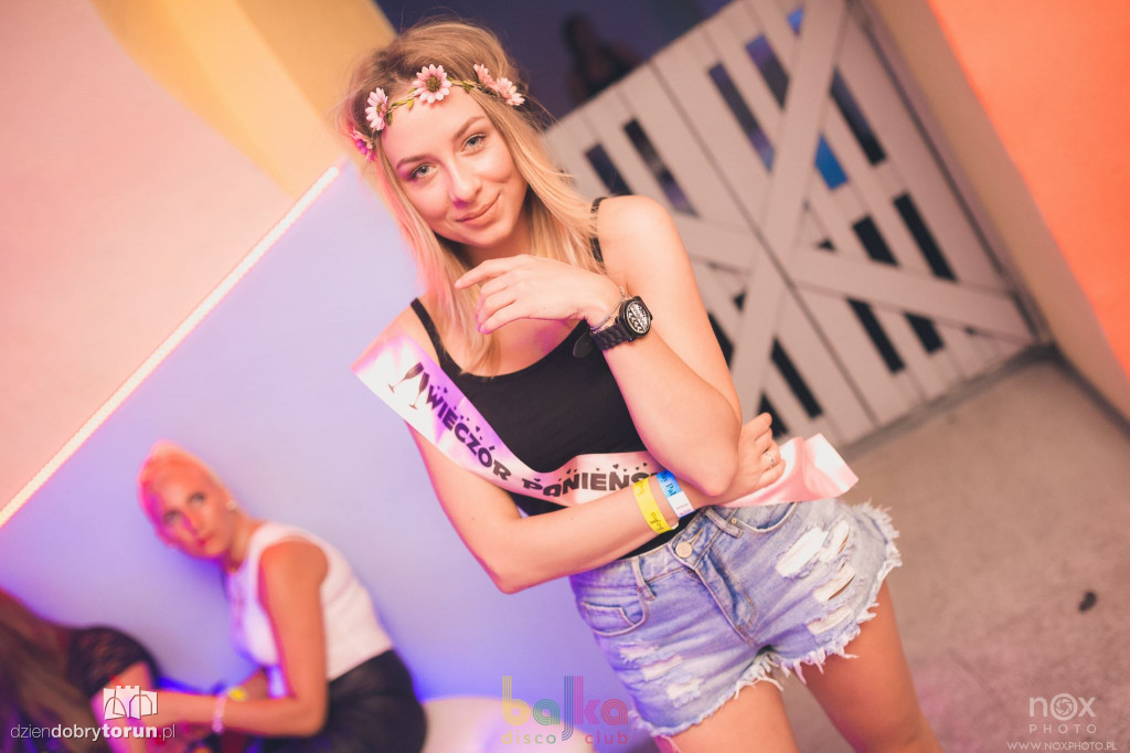Przepiękne kobiety w Bajka Disco Club