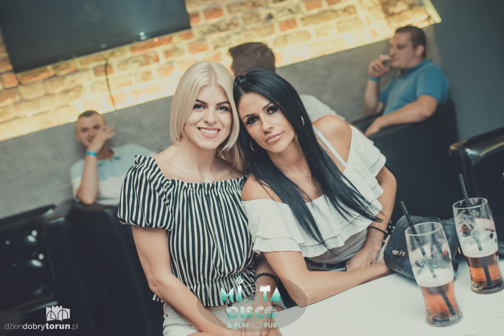 Gorąca i taneczna noc na Starówce