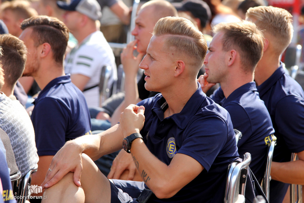 Strefa kibica i prezentacja Elany Toruń