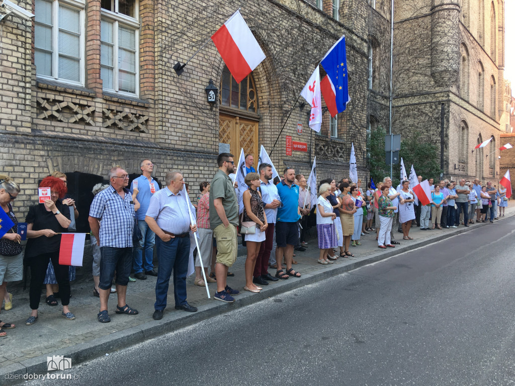Wolne sądy - protest w Toruniu