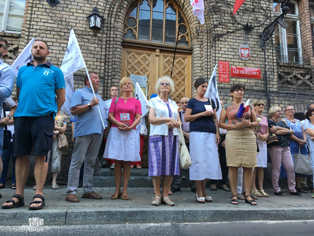 Wolne sądy - protest w Toruniu