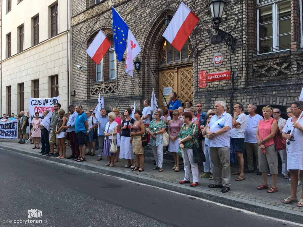 Wolne sądy - protest w Toruniu