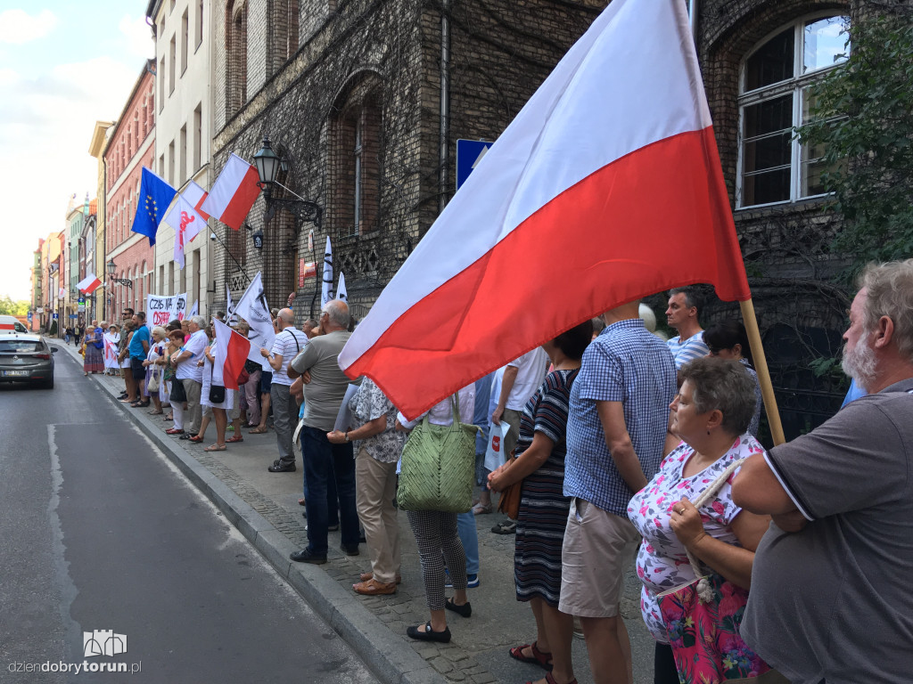 Wolne sądy - protest w Toruniu