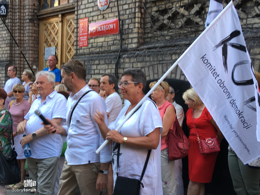 Wolne sądy - protest w Toruniu