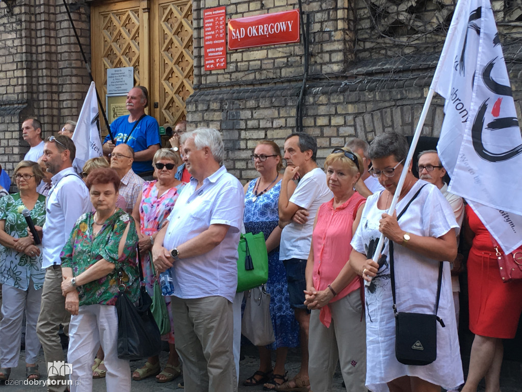 Wolne sądy - protest w Toruniu