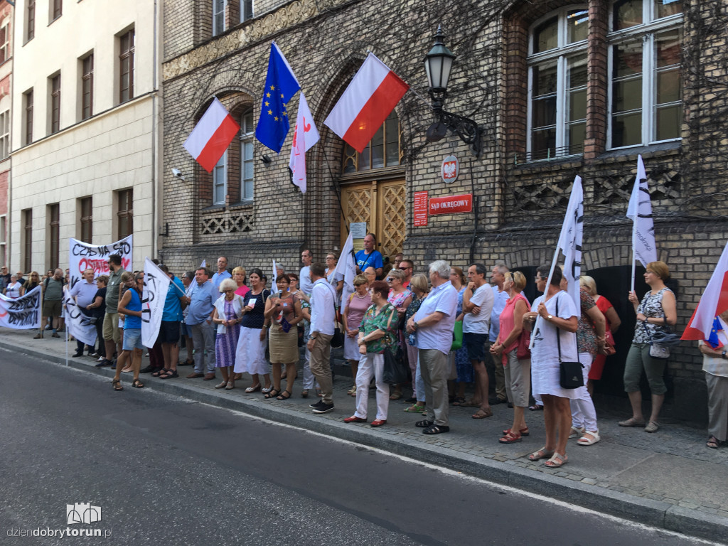Wolne sądy - protest w Toruniu