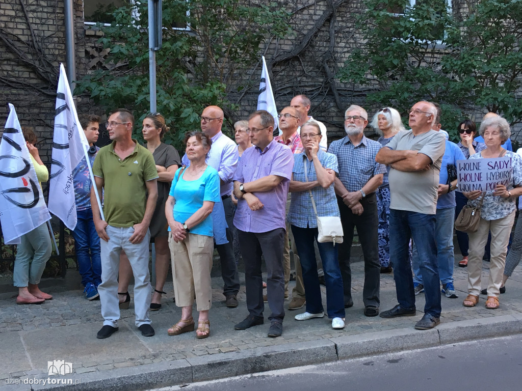 Wolne sądy - protest w Toruniu