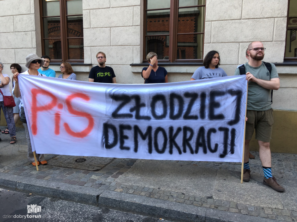 Wolne sądy - protest w Toruniu