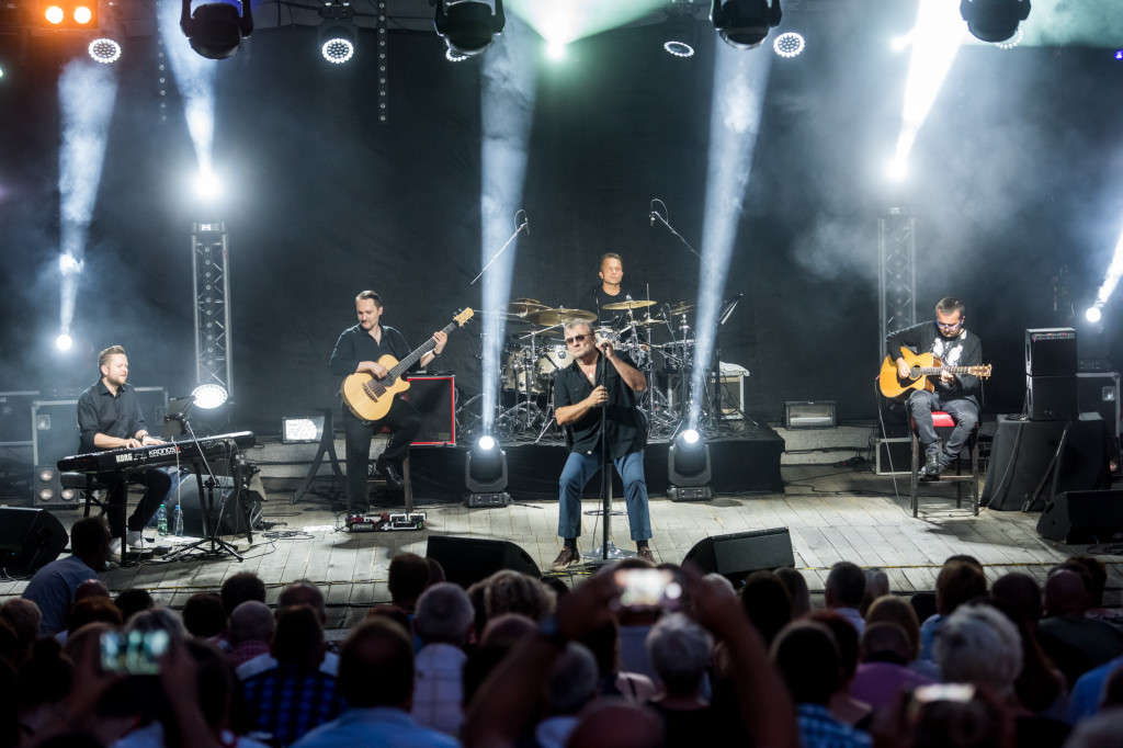 Cugowski dał koncert pod gwiazdami