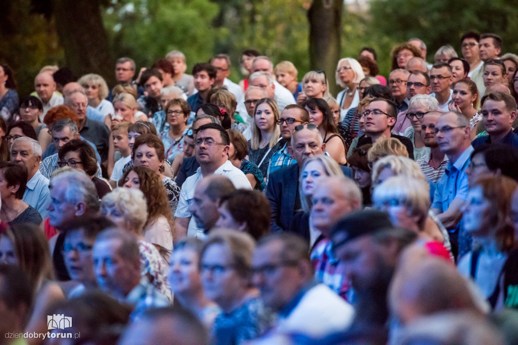 Cugowski dał koncert pod gwiazdami