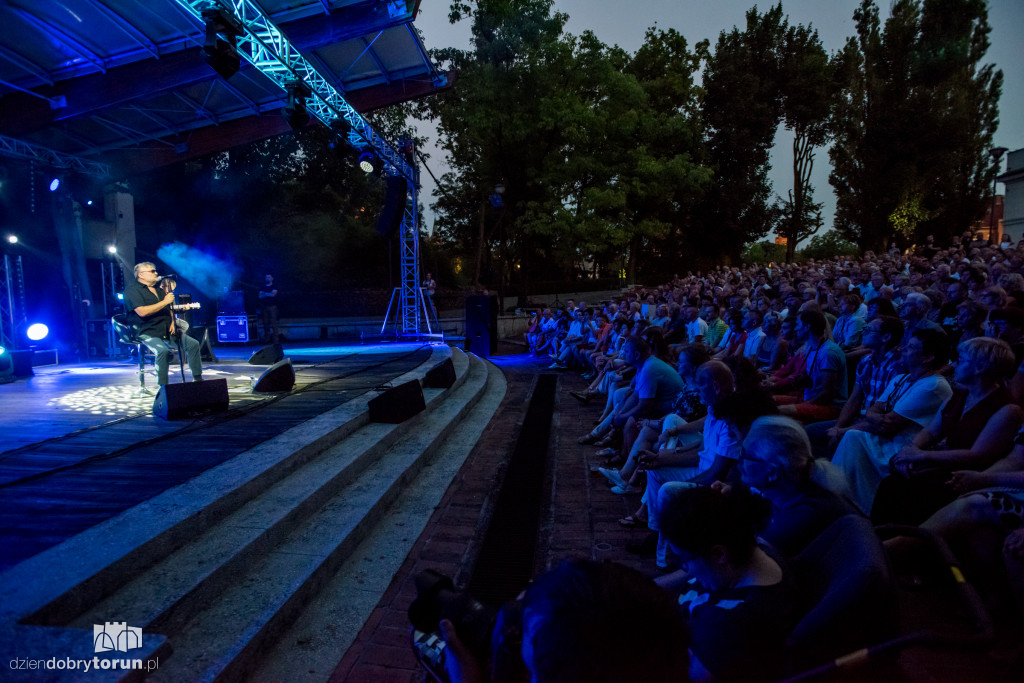 Cugowski dał koncert pod gwiazdami