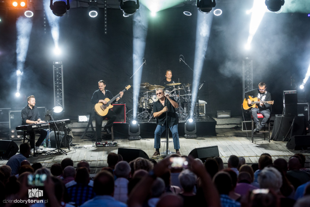 Cugowski dał koncert pod gwiazdami