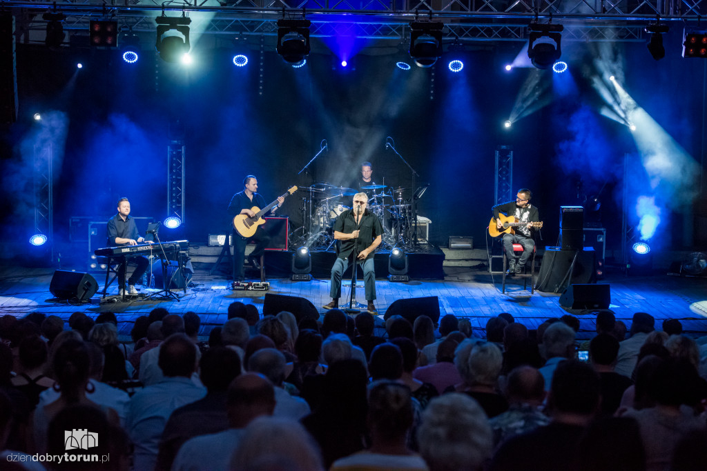 Cugowski dał koncert pod gwiazdami
