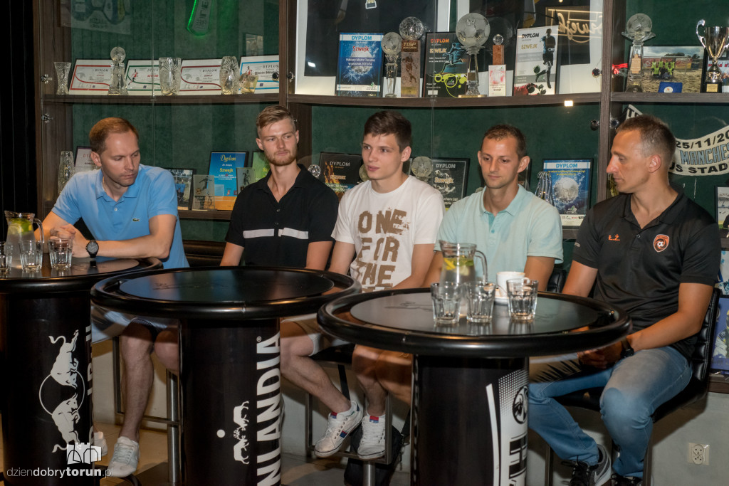 FC Toruń prezentuje nowych graczy