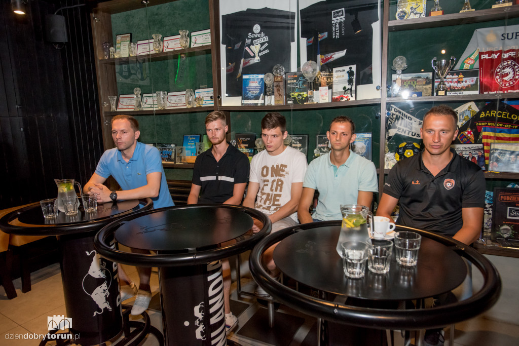 FC Toruń prezentuje nowych graczy