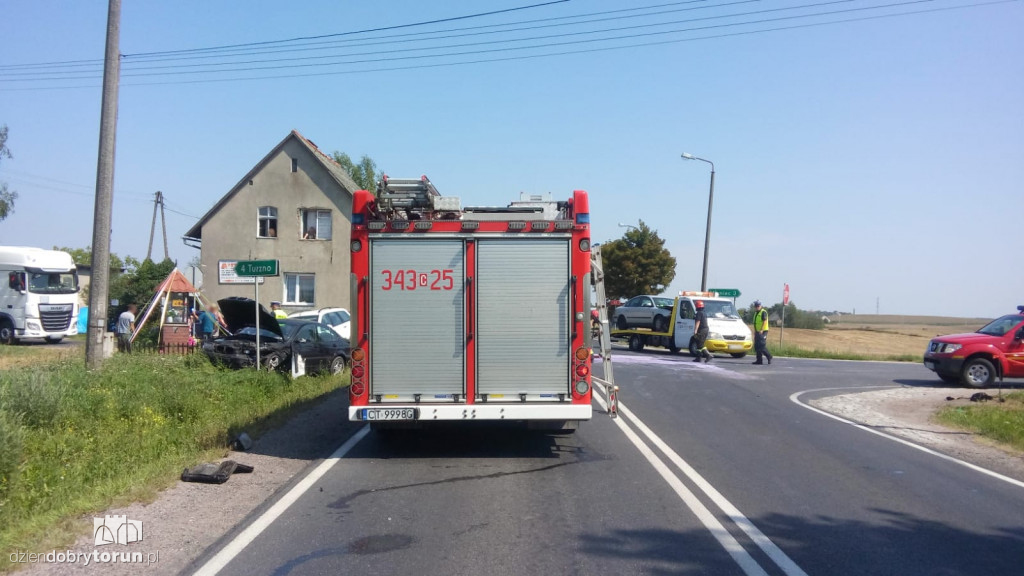 Zderzenie trzech aut w Brzeźnie