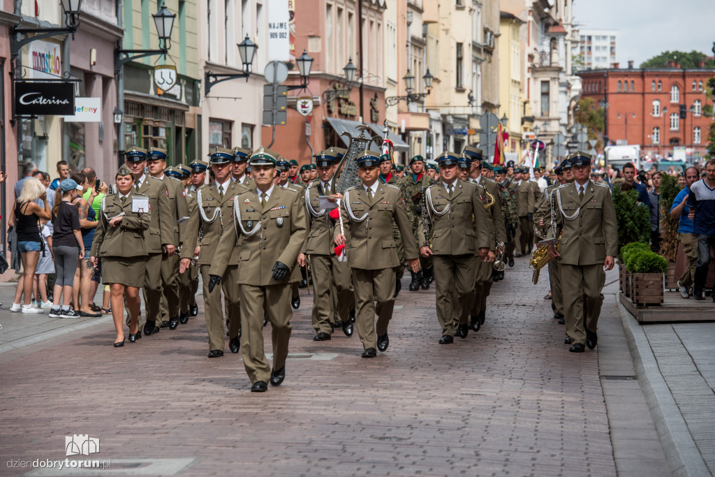 Parada wojskowa w Toruniu