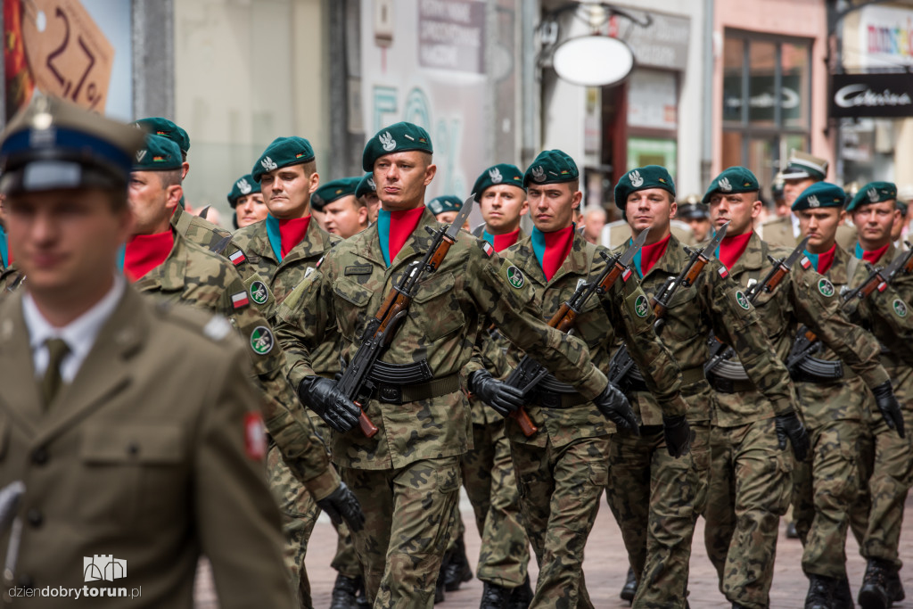 Parada wojskowa w Toruniu