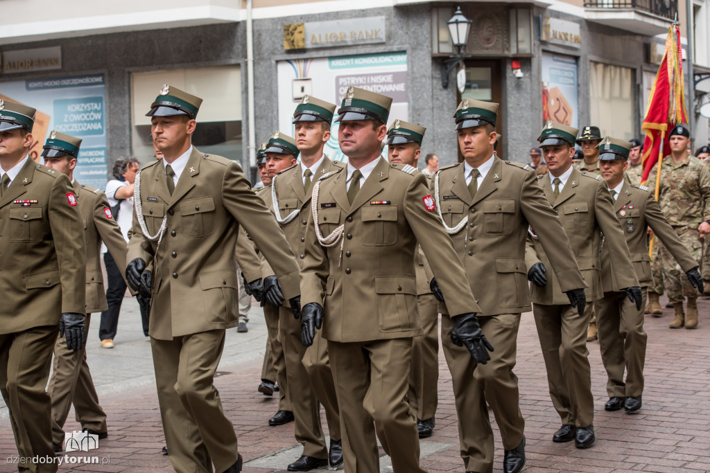 Parada wojskowa w Toruniu