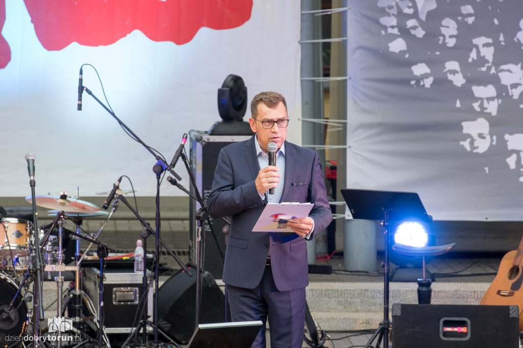 Koncert pieśni niepokornej