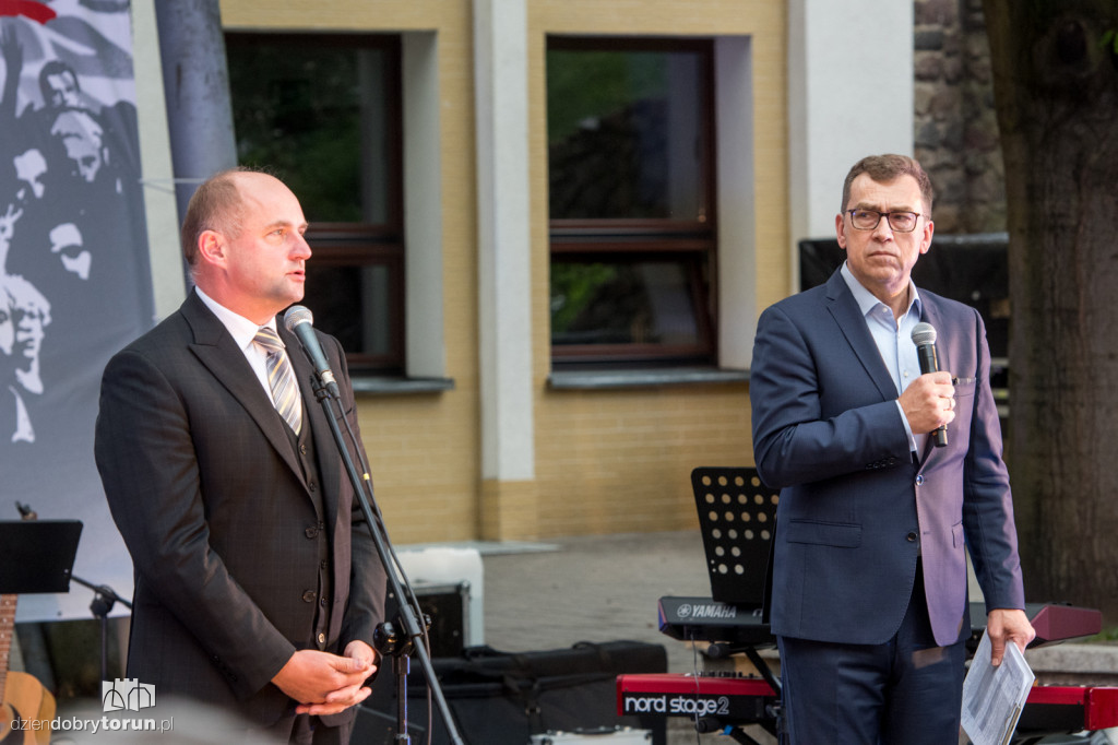 Koncert pieśni niepokornej