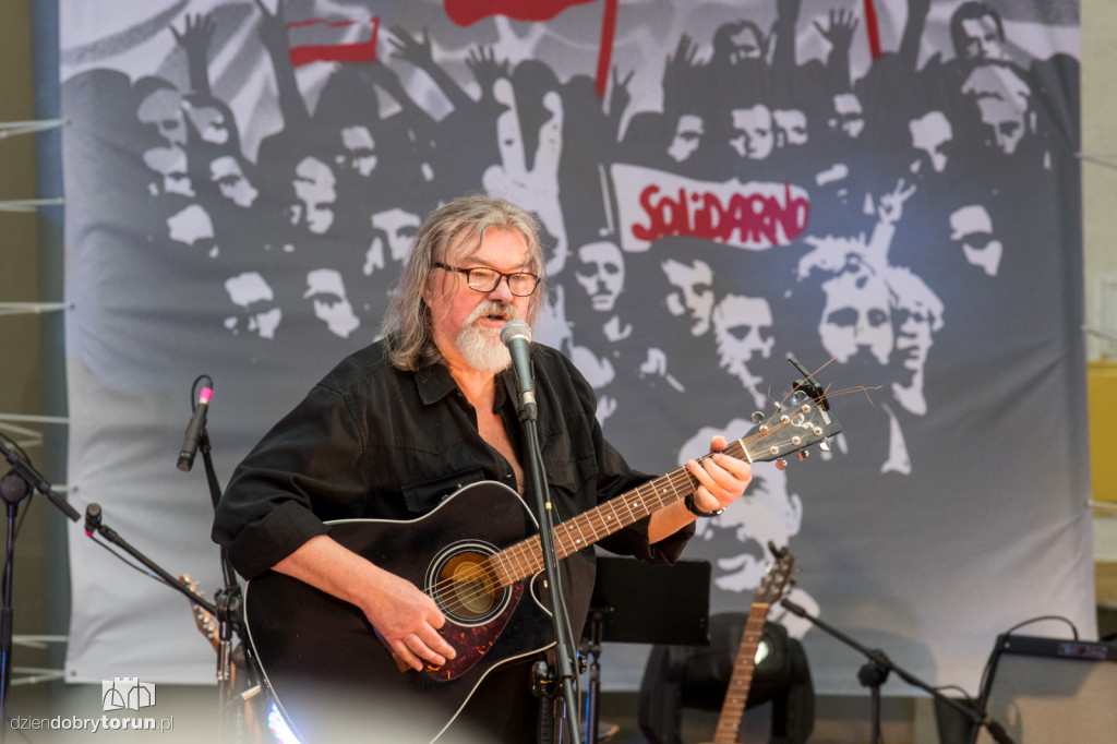 Koncert pieśni niepokornej