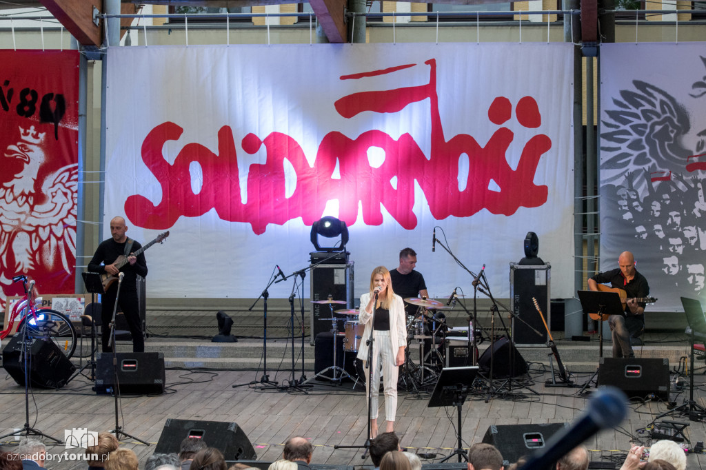 Koncert pieśni niepokornej