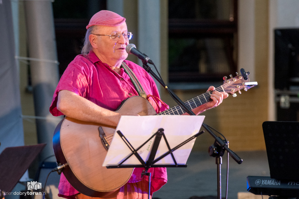 Koncert pieśni niepokornej