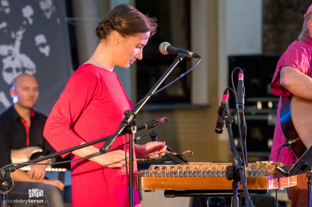 Koncert pieśni niepokornej