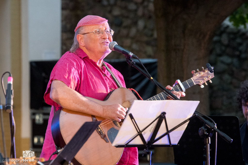 Koncert pieśni niepokornej
