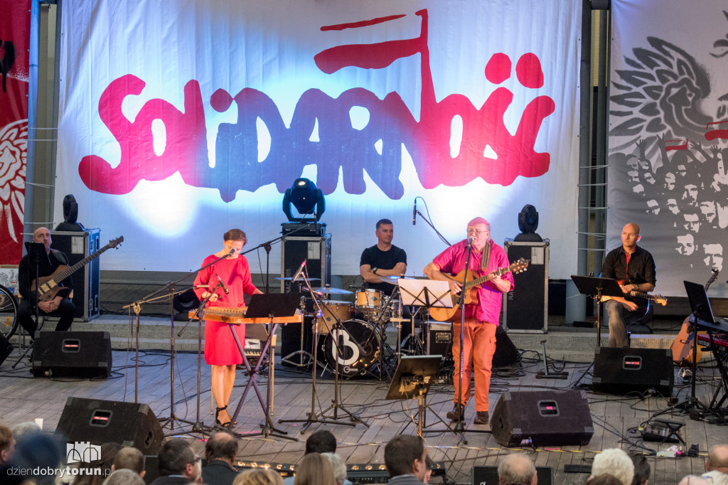 Koncert pieśni niepokornej