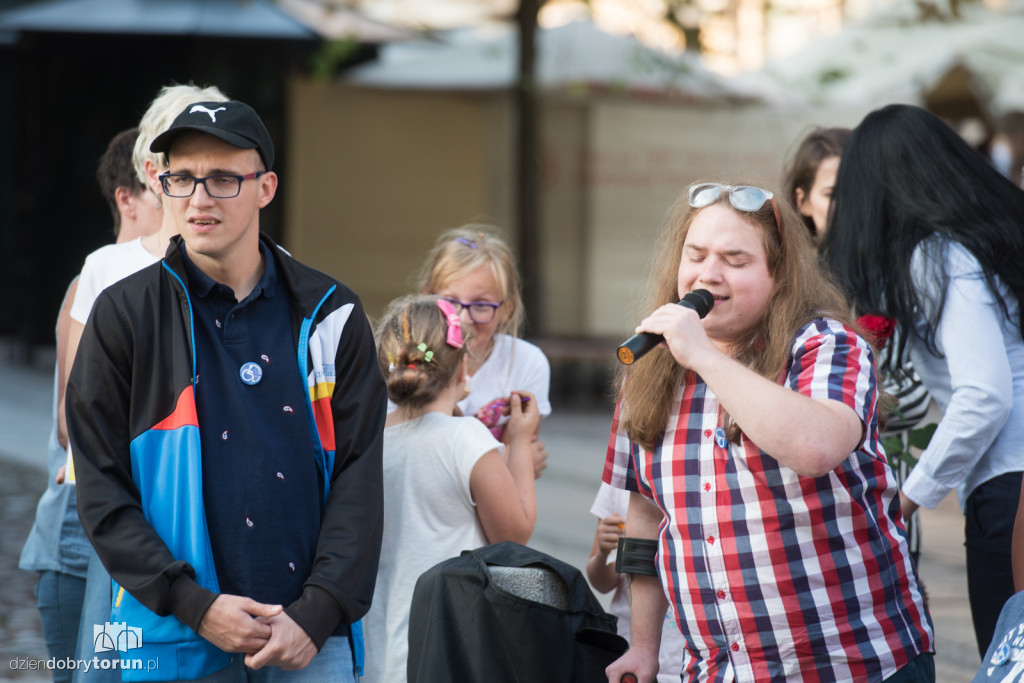 Protest osób niepełnosprawnych na Starówce