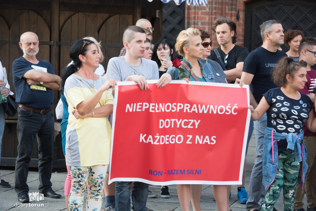 Protest osób niepełnosprawnych na Starówce