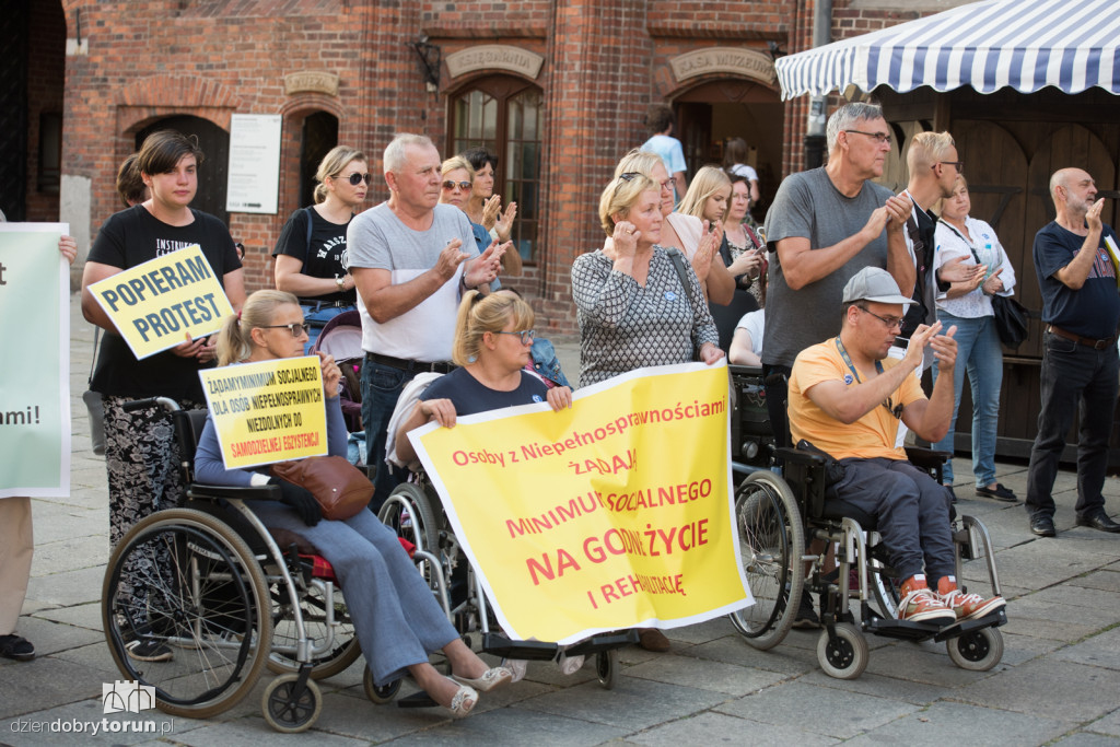 Protest osób niepełnosprawnych na Starówce