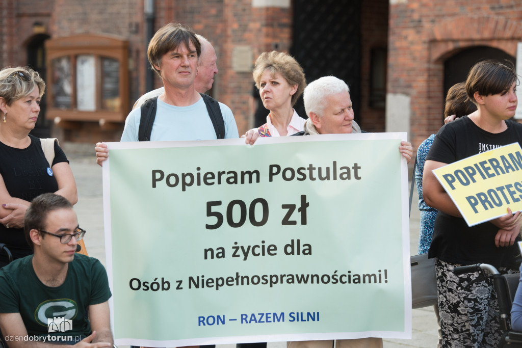 Protest osób niepełnosprawnych na Starówce